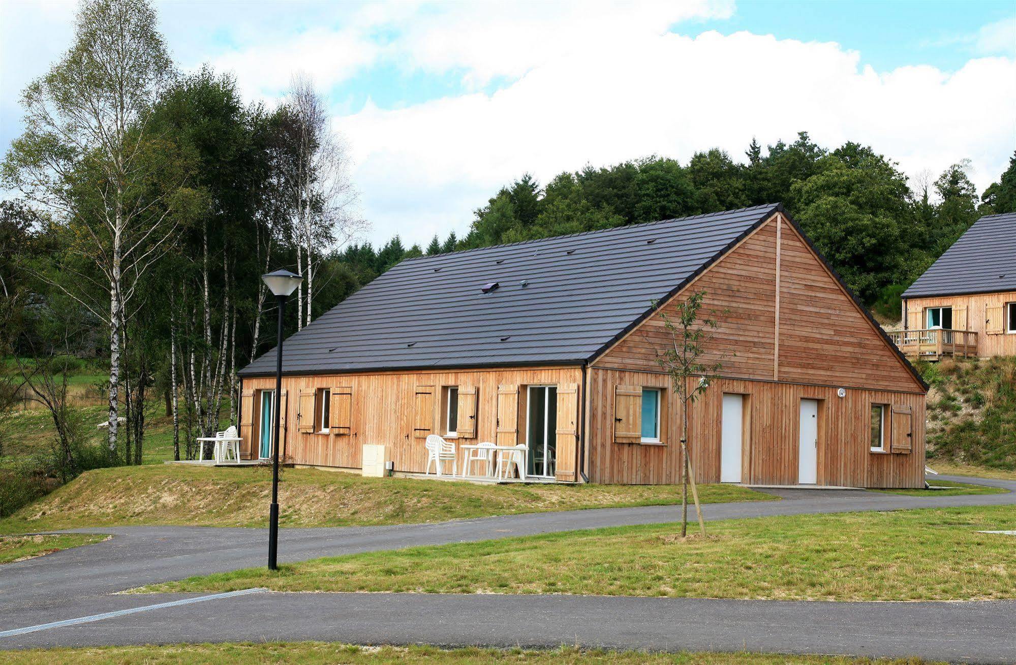 Vacanceole - Residence Le Domaine Du Bosquet Égletons エクステリア 写真