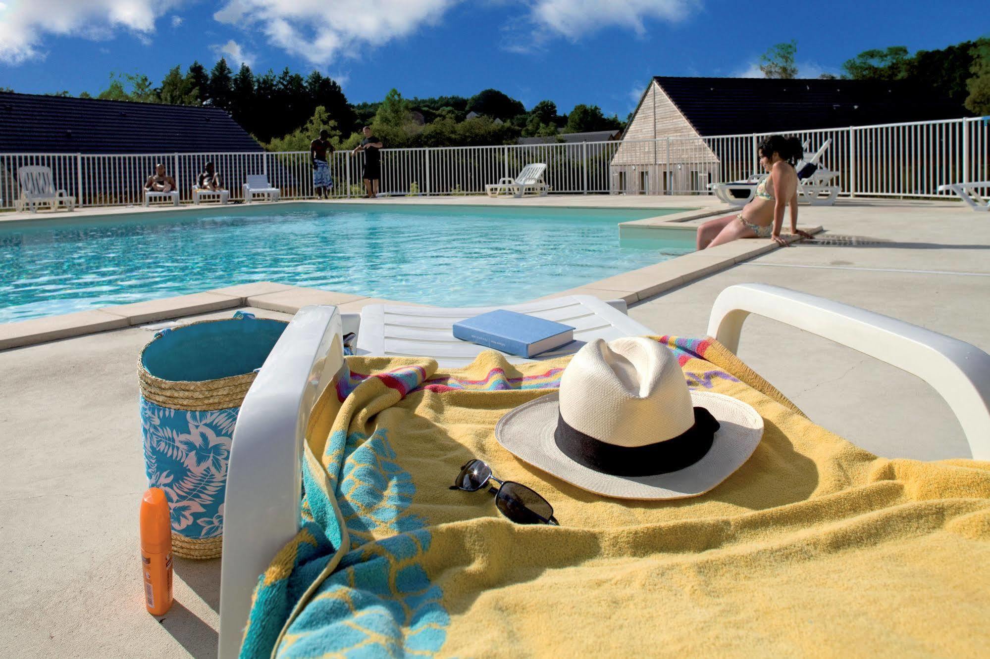 Vacanceole - Residence Le Domaine Du Bosquet Égletons エクステリア 写真